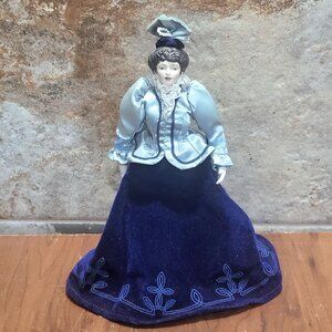 Vintage Avon Porcelain Victorian Doll 8 Inch Tall 1987